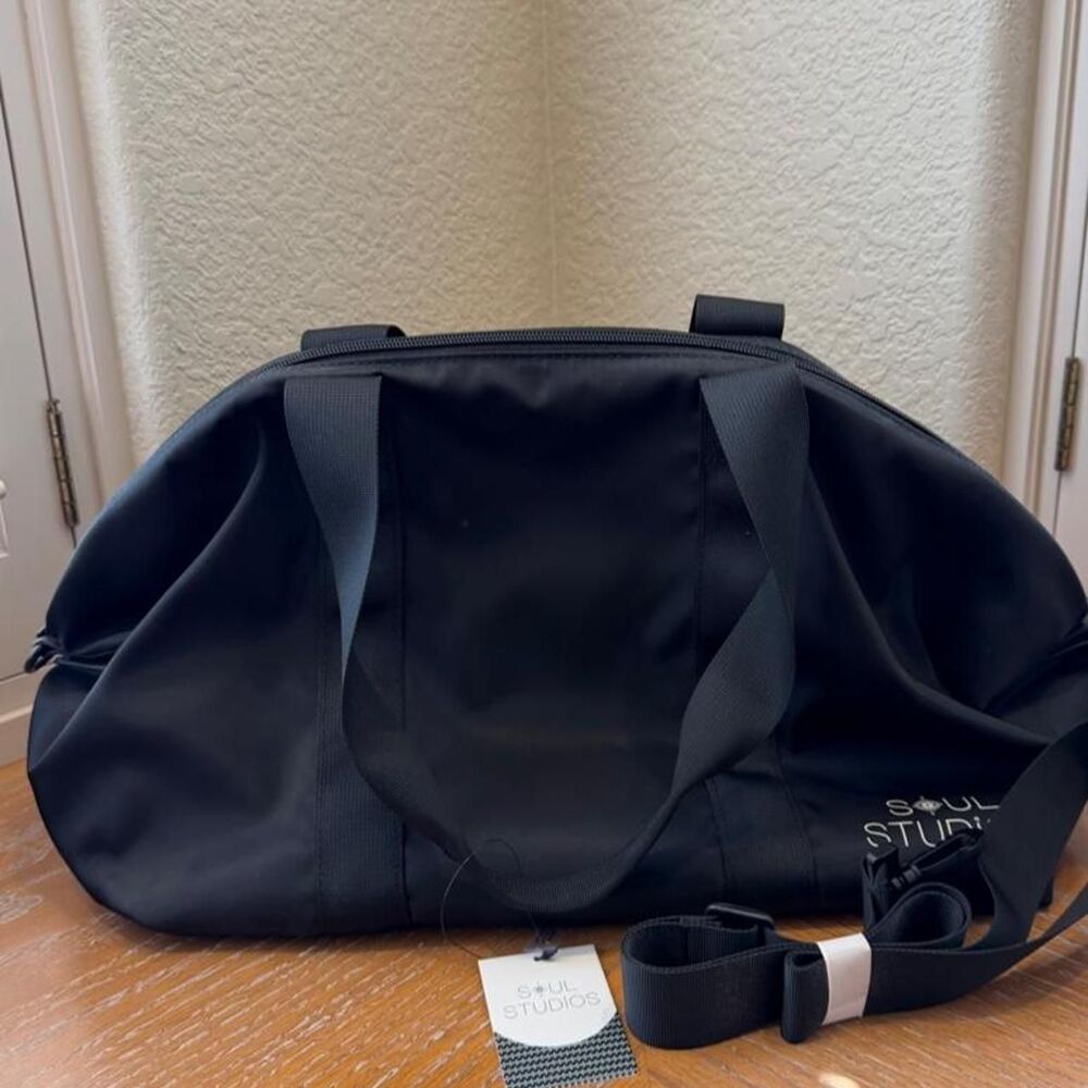 NWT Soul Studios Black Gym Duffle Bag